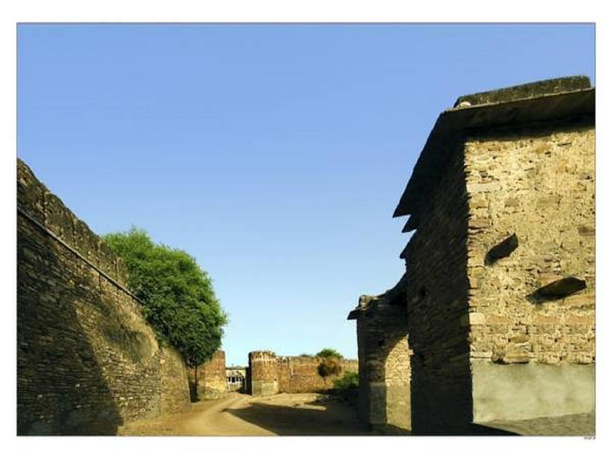 Fort Begu Begun Bagian luar foto